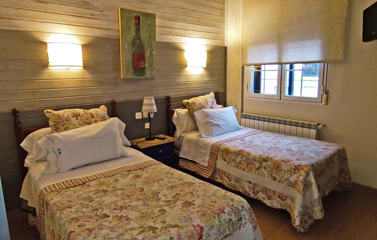 Hostal Martin Ribadelago Esterno foto