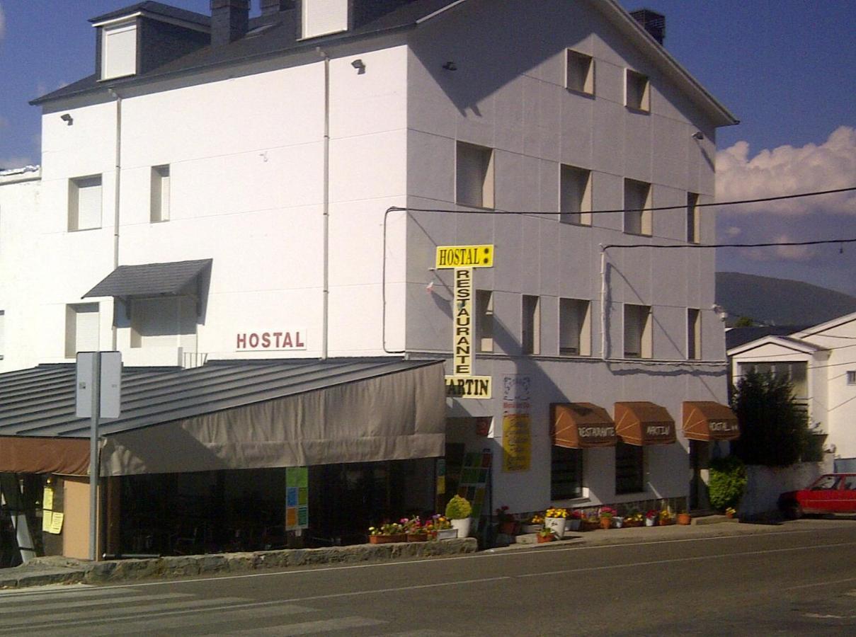 Hostal Martin Ribadelago Esterno foto