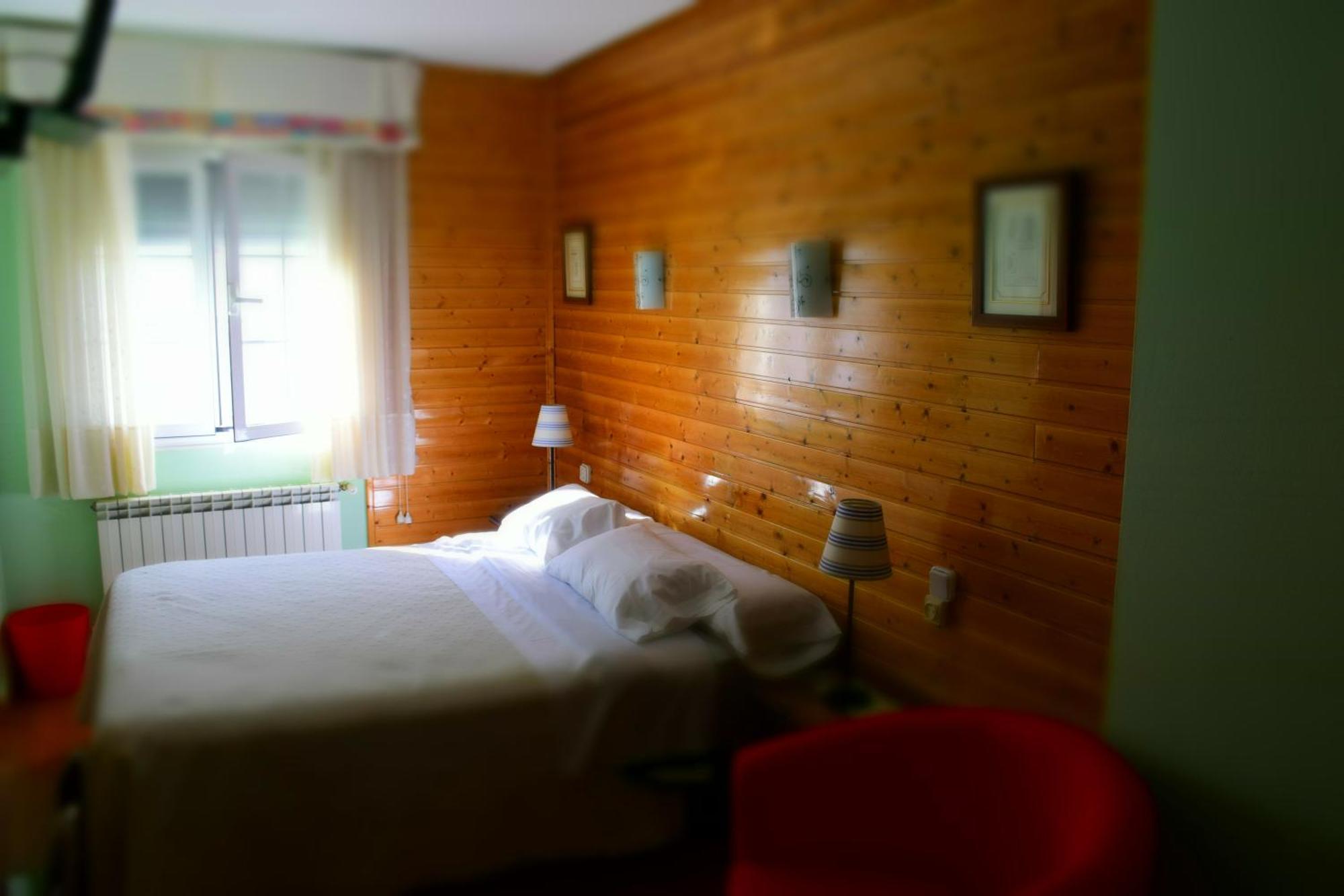 Hostal Martin Ribadelago Esterno foto