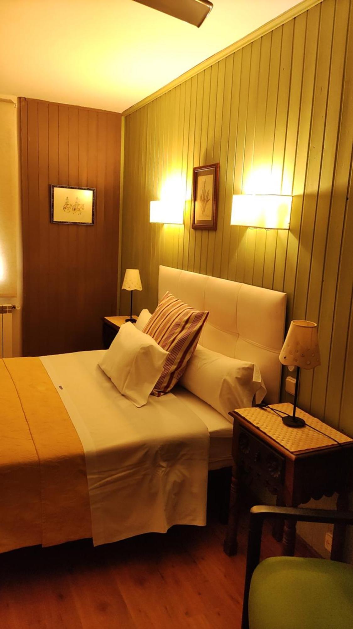 Hostal Martin Ribadelago Esterno foto