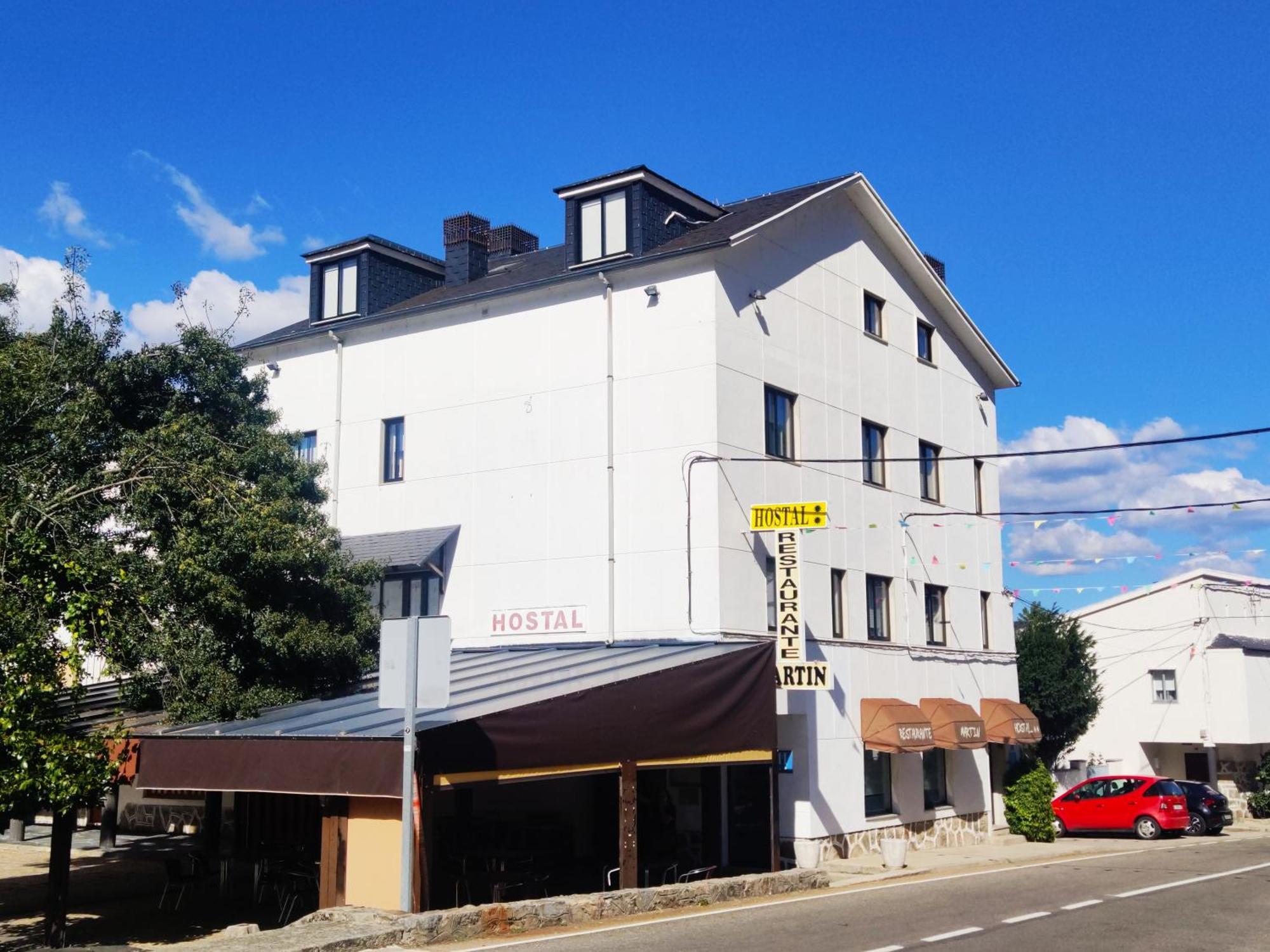 Hostal Martin Ribadelago Esterno foto