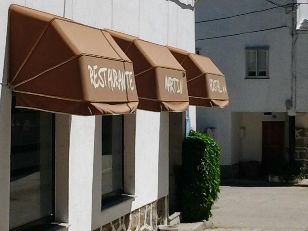 Hostal Martin Ribadelago Esterno foto