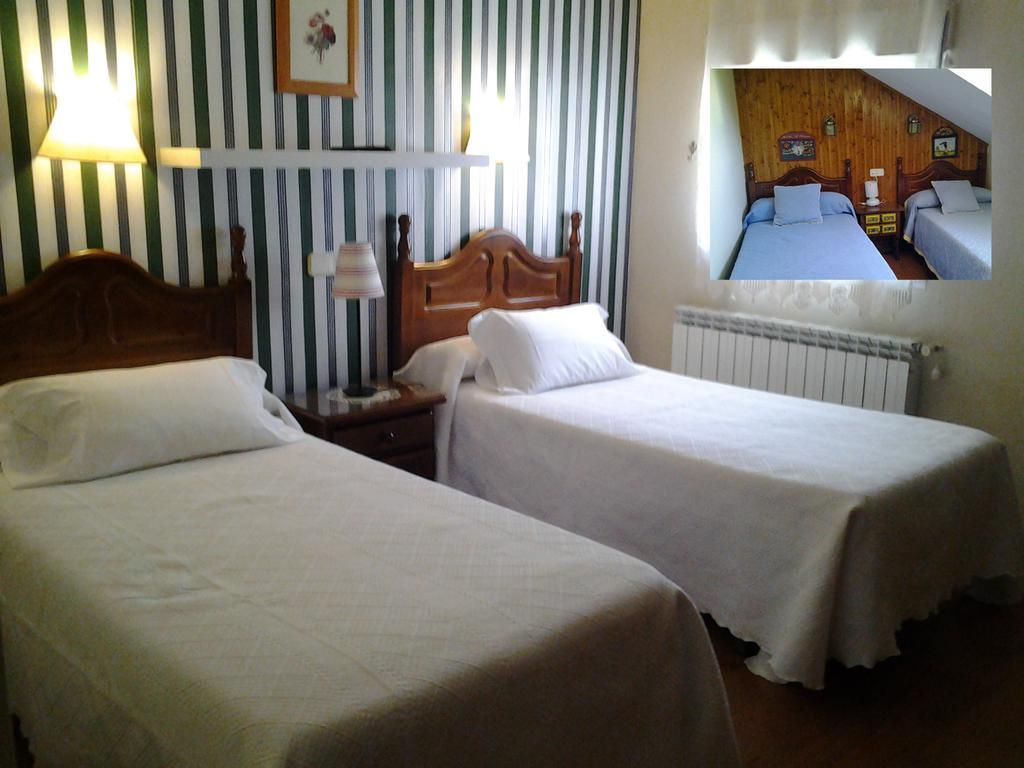 Hostal Martin Ribadelago Esterno foto