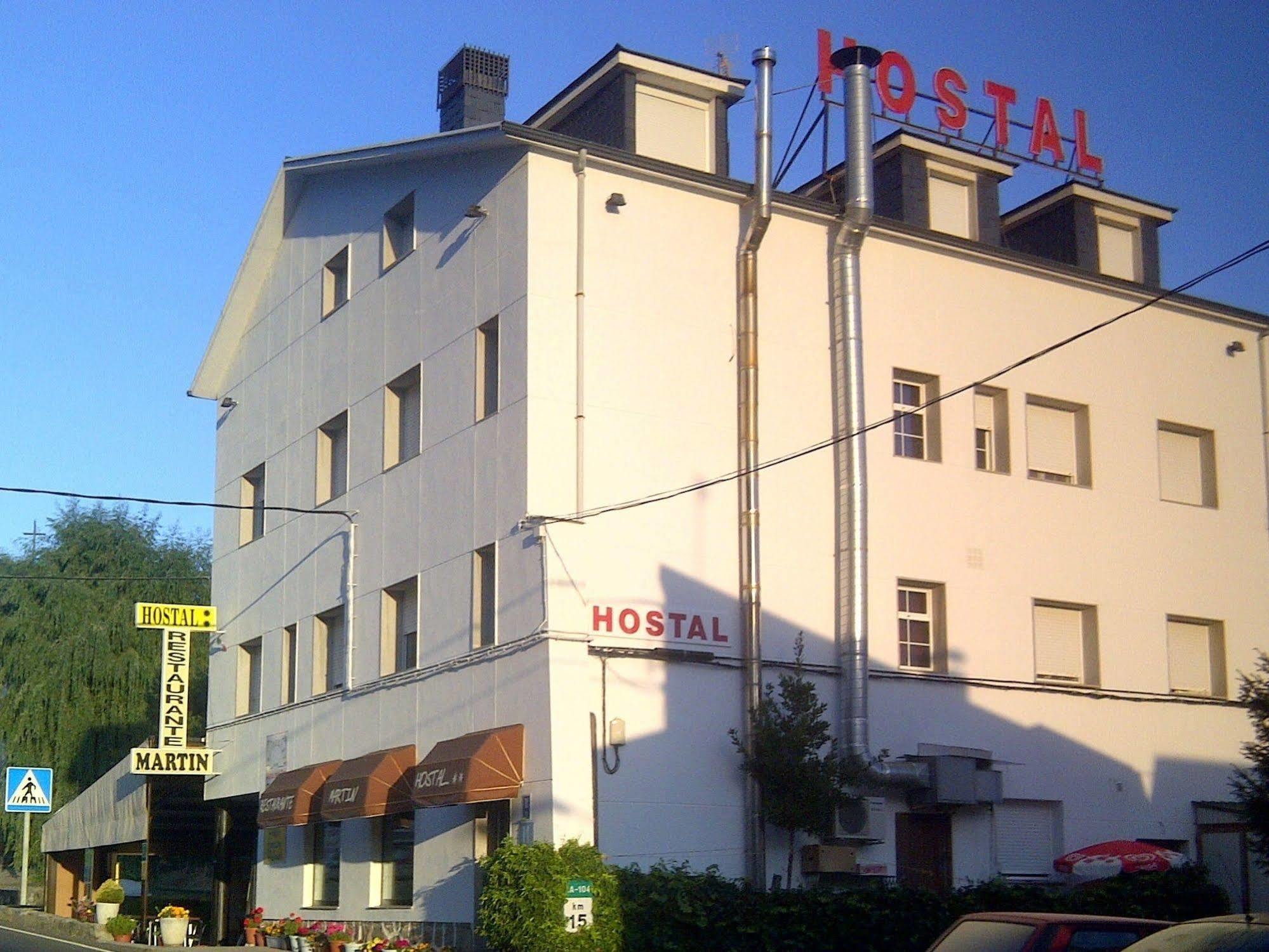 Hostal Martin Ribadelago Esterno foto